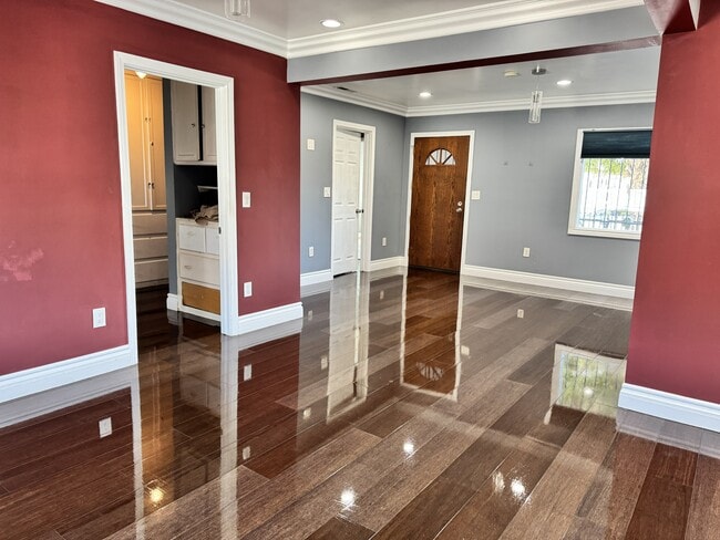 Living Room - 652 W 97th St Unit 9700 Hoover St