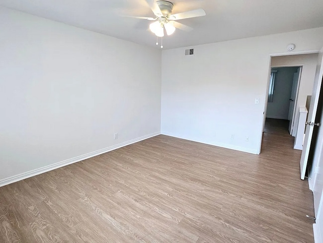 Photo - 2717 S Baker St Unit A