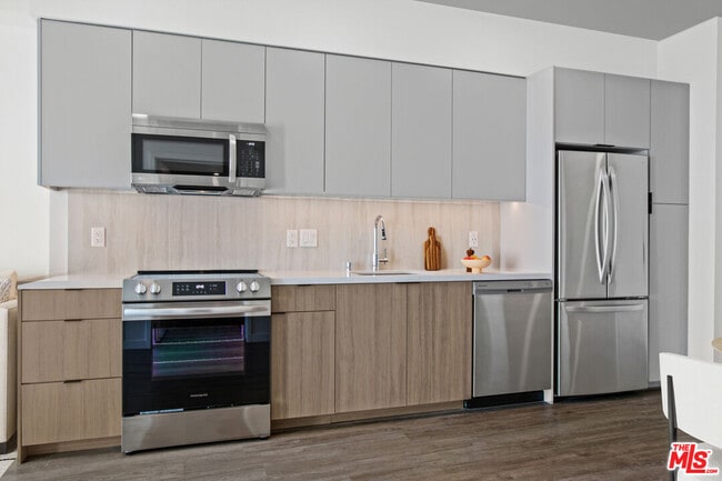 Photo - 200 N Vermont Ave Unit 345