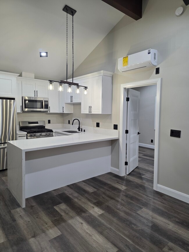 Building Photo - 6515 Keokuk Ave Unit ADU