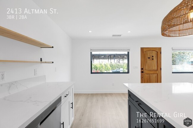 Photo - 2413 Altman St