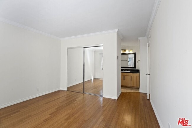 Photo - 1033 6th St Unit 105