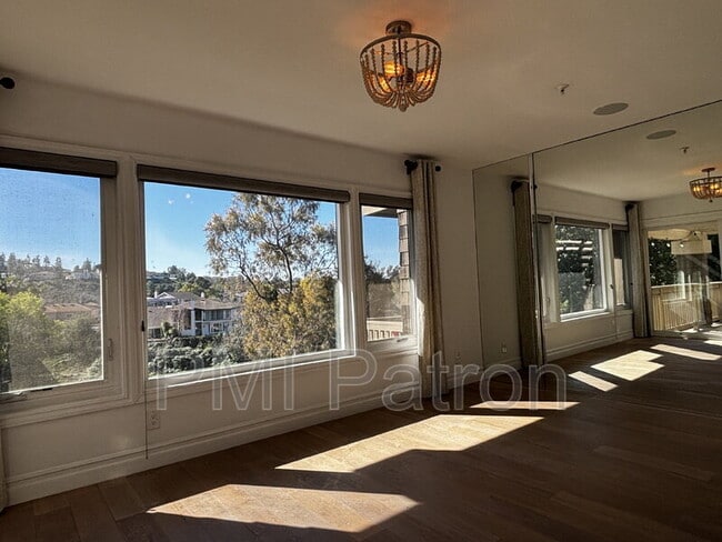 Photo - 68 Sea Island Dr