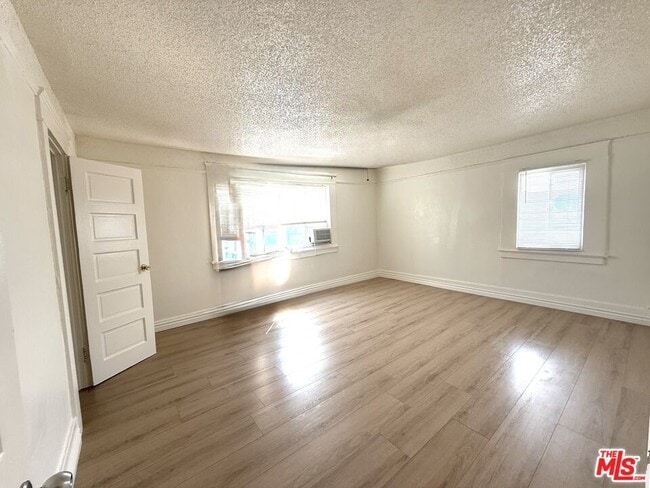 Photo - 1633 S New Hampshire Ave