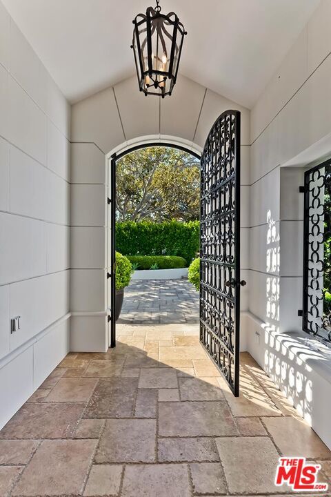 Photo - 2134 La Mesa Dr