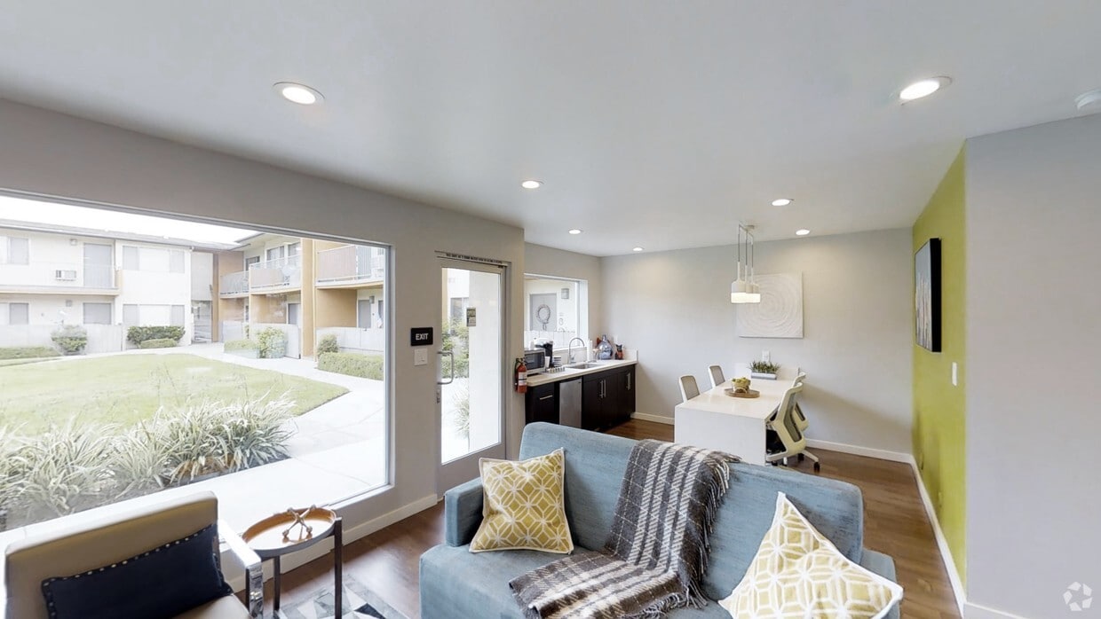 3D Tour - Sunset Square Apartments