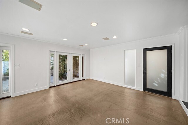 Photo - 435 Dahlia Ave