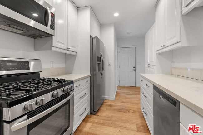 Photo - 22 28th Ave