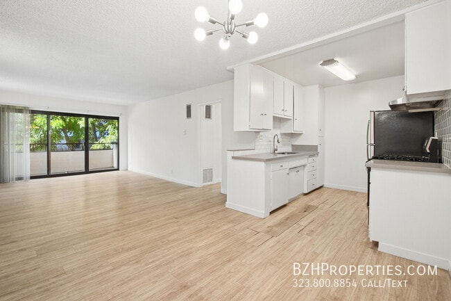Photo - 7540 Hampton Ave Unit 202