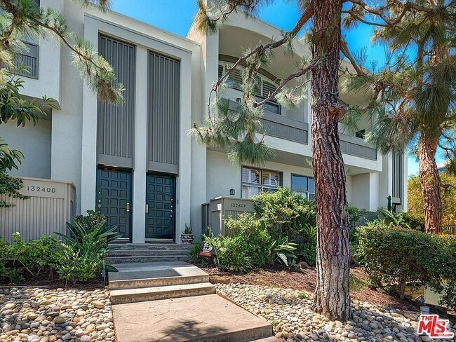 Building Photo - 13240 Fiji Way Rental