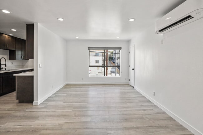 UNIT 8 available on 10/10/25 - 900 College St.