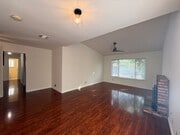 Photo - 43060 Larwood St