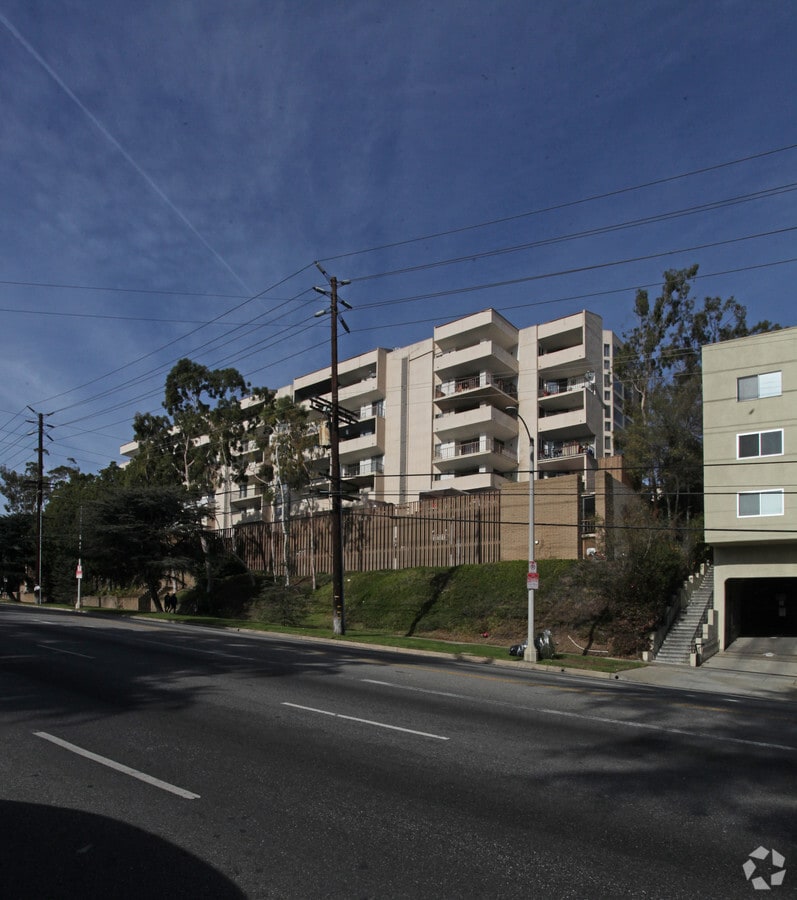 Photo - Los Feliz Plaza
