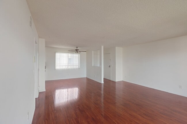 Photo - 7233 Loma Verde Ave Unit 208