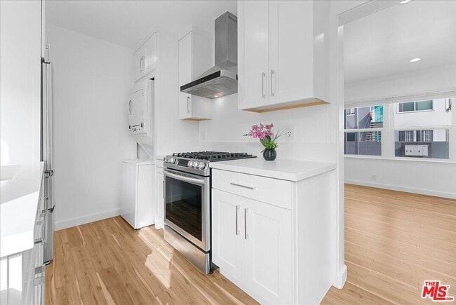 Building Photo - 2948 Exposition Blvd Unit 5