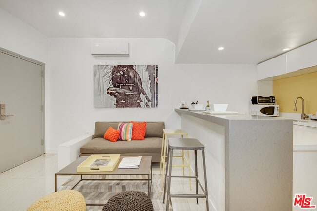 Photo - 508 Kings Rd Unit 5