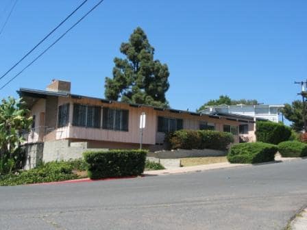 Building Photo - SDSU / College Area 6 bedrooms with 4 baths split-level home.