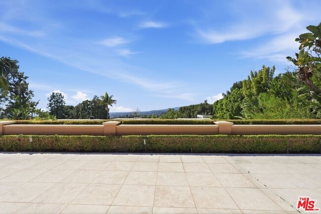 Photo - 1831 Loma Vista Dr