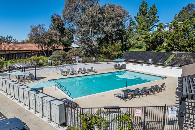 Pool - Summer Creek Apartments