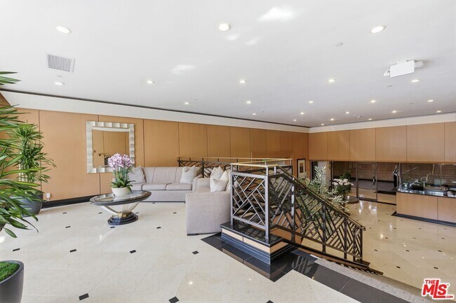 Photo - 211 S Spalding Dr Unit 107N