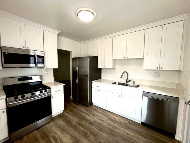 Building Photo - LN4618 Unit 14618