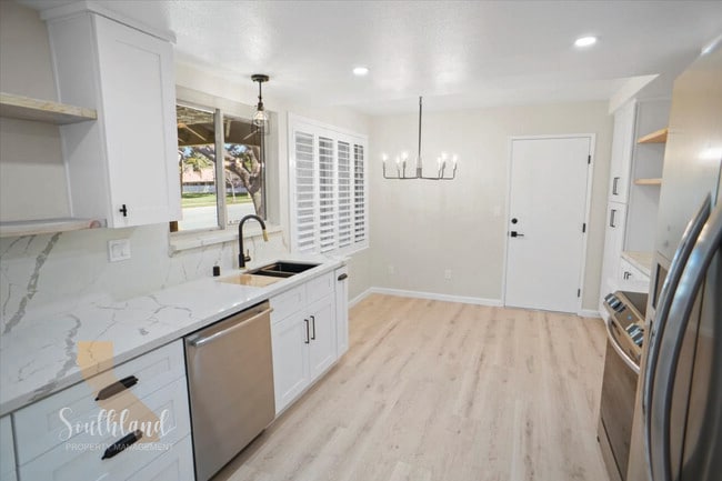 Photo - 40002 Village 40