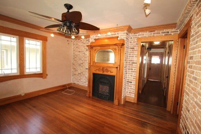 Photo - 916-920 Poli Unit 916 Poli