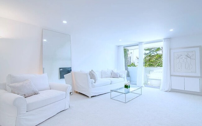 Photo - 11645 Montana Ave