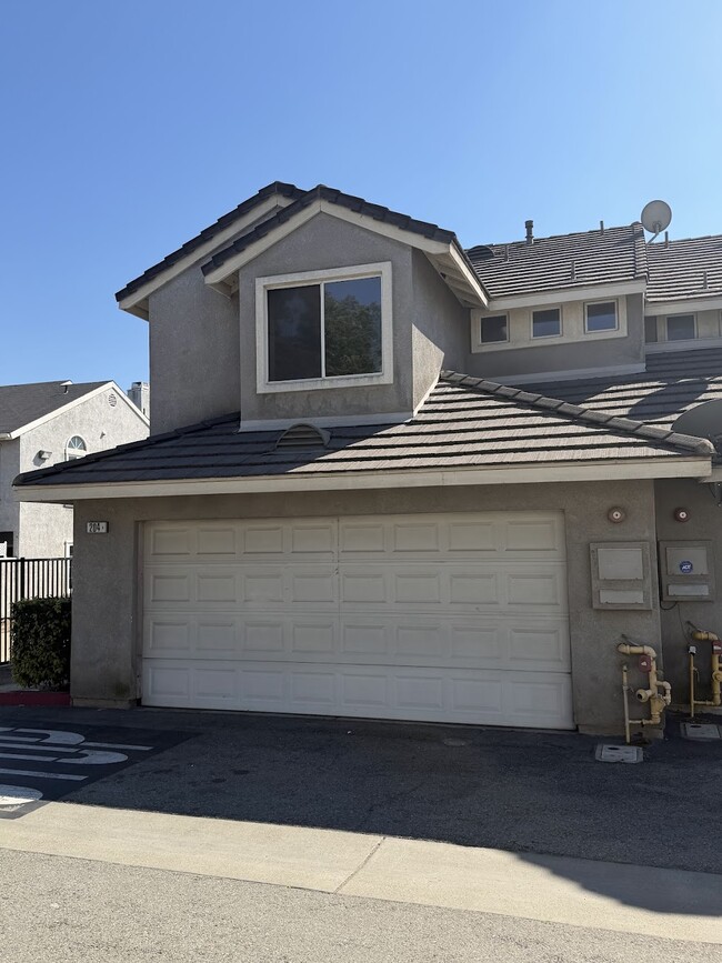 Photo - 204 W Walnut Ave