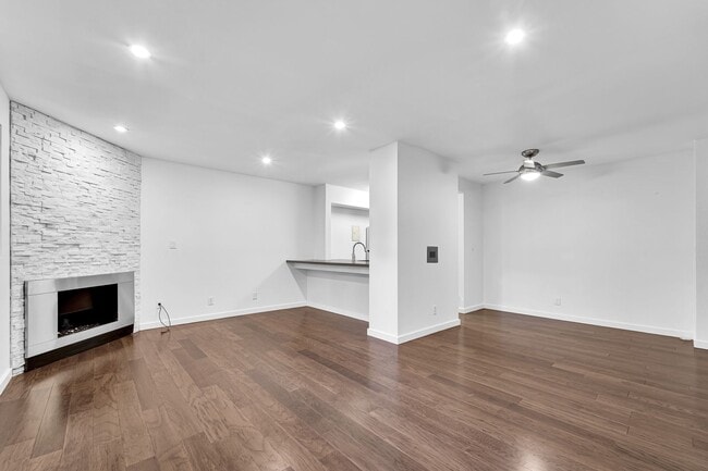 Photo - Beautifully Remodeled 1 Bed / 1 Bath with In-Unit Laundry + 3 Parking Spaces Unit 109