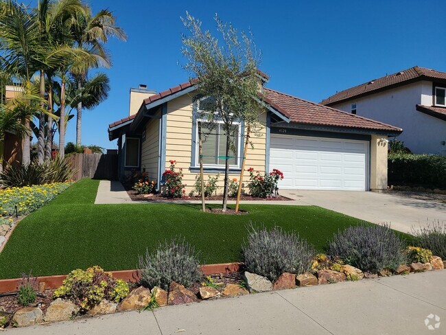 Building Photo - Coming Soon! 2 bed 2 bath SFR Rental