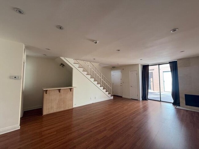 Photo - Sherman Oaks Townhome