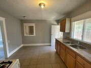 Photo - 331 N 5th St