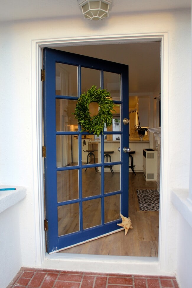 Photo - 2456 Manhattan Ave