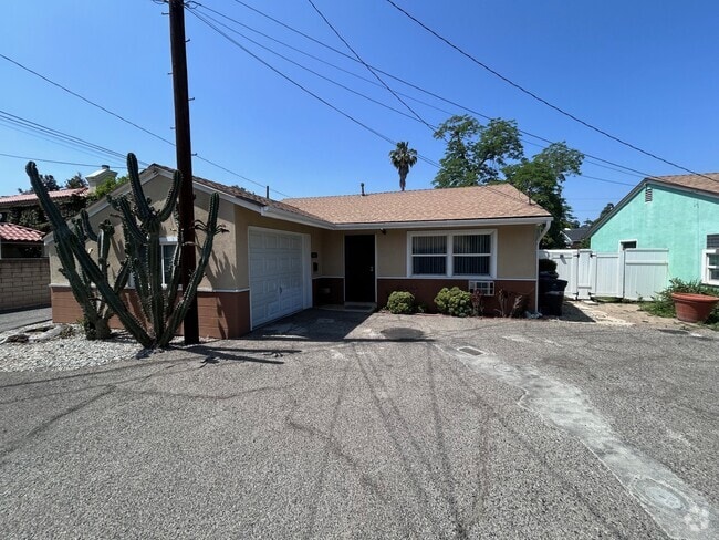Building Photo - 17722 Kingsbury St Rental