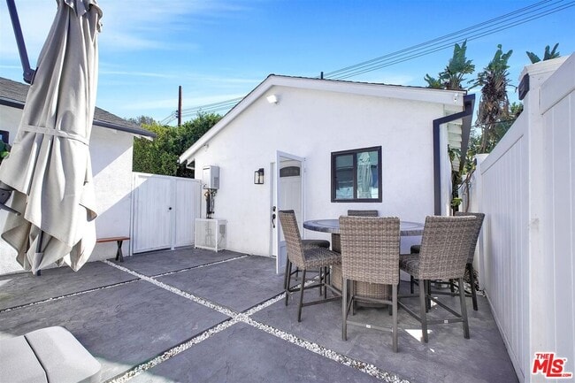 Building Photo - 14644 Runnymede St
