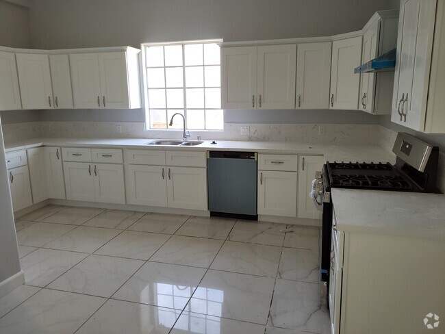 Building Photo - 17449 Martha St Unit 17449 Rental