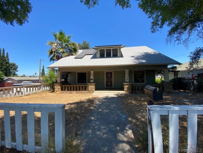 Photo - 208 W 7th Ave House