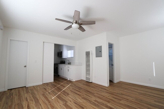 Building Photo - LB0167 Unit 169 1/2  E 67th St