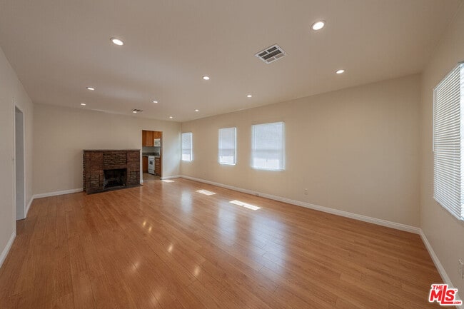 Photo - 361 W Wilson Ave