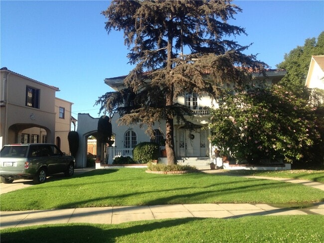 Building Photo - 4429 Victoria Park Dr