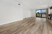 Photo - 3903 California St Unit 1