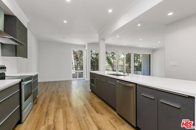 Photo - 12320 Montana Ave Unit 201