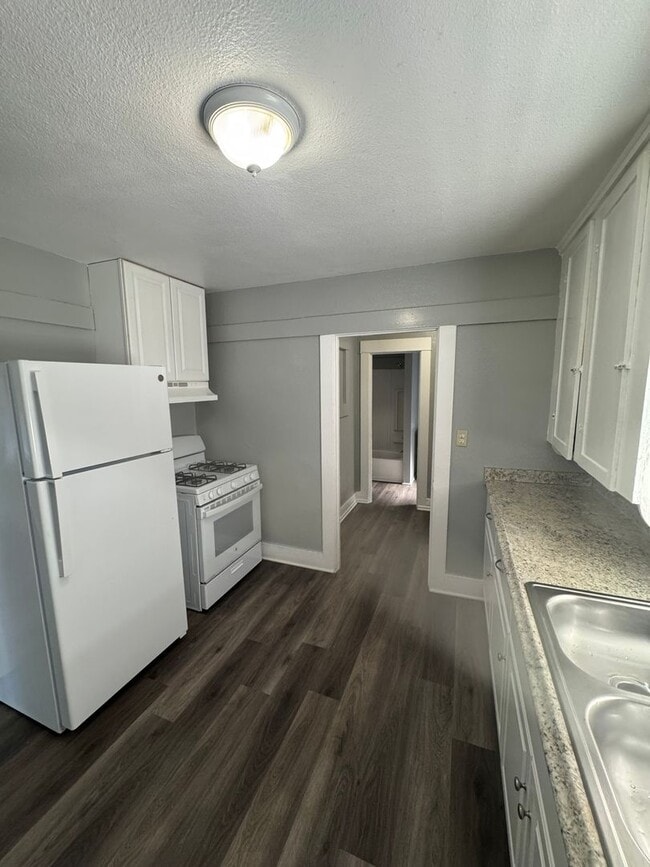 Photo - 142 W Valencia Dr Unit A