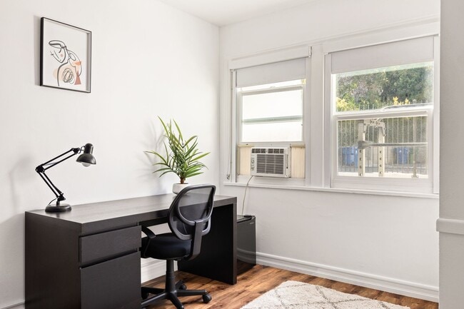 Photo - 515 Landfair Ave Unit Single Room 4 - 4