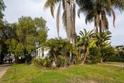 Photo - Charming Studio Cottage in the Heart of Pa... Apartment Unit 1406