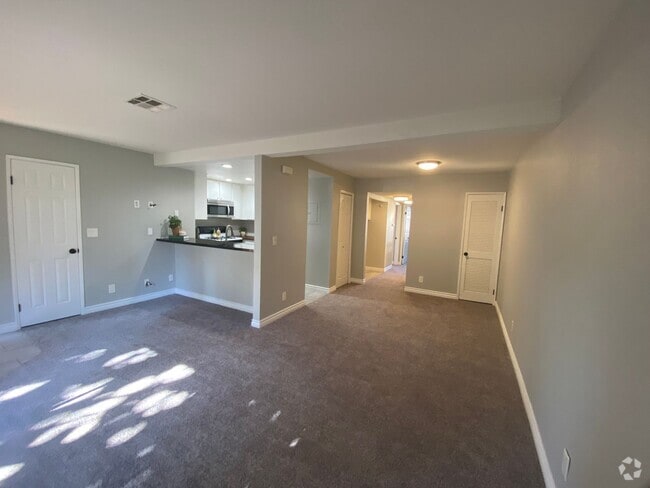 Building Photo - 2 bed, 2 bath upgraded unit with community... Rental