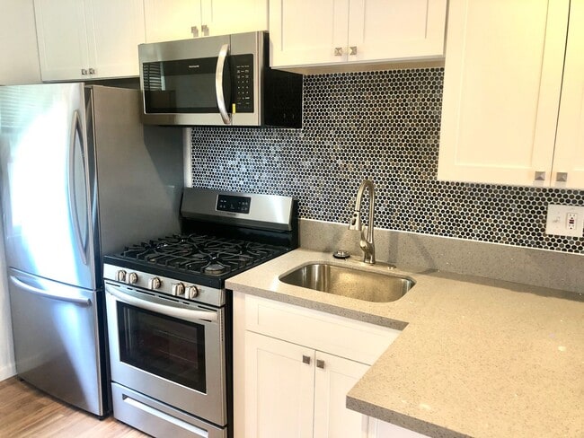 Building Photo - RENOVATED Studio in Lemon Grove (close to San Diego etc) with AC/Gated Parking!! Unit 8088 Golden Avenue #C