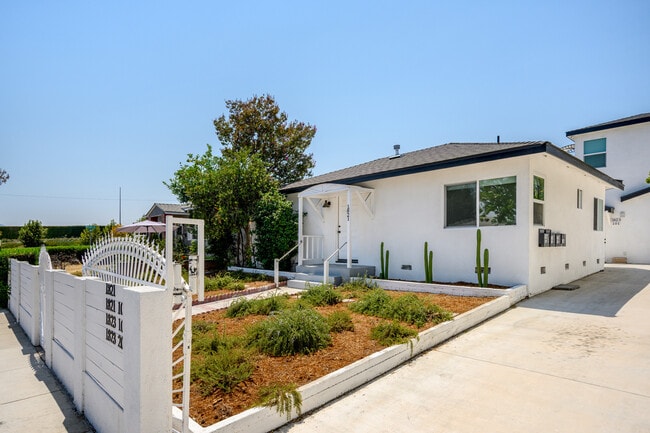 Photo - 1821 Jackson St Apartments Unit 1819