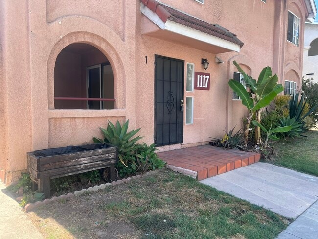 Building Photo - 1117 Euclid Ave Unit 1